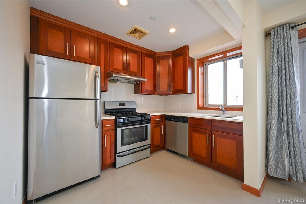 64-63 Austin Street #6c, Rego Park, NY 11374 — photo 4