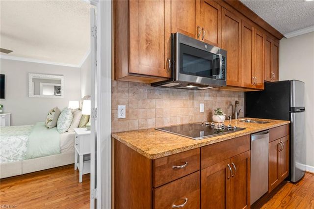 1620 Bay Breeze DR, Virginia Beach, VA 23454