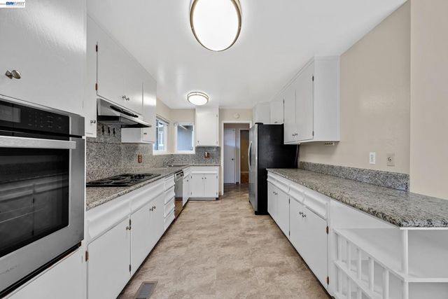 1289 Kimberly Dr, San Jose, CA 95118