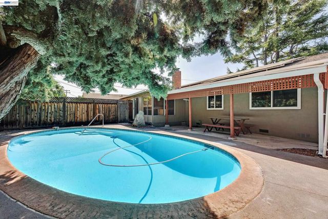 1289 Kimberly Dr, San Jose, CA 95118
