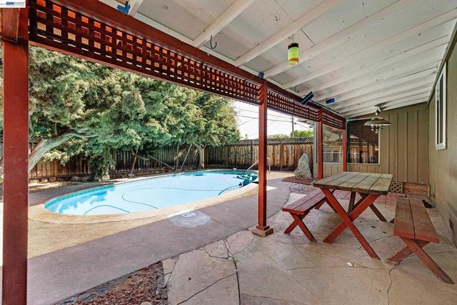 1289 Kimberly Dr, San Jose, CA 95118