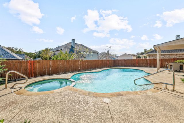 5452 Navajo Bridge Trail, Fort Worth, TX 76137