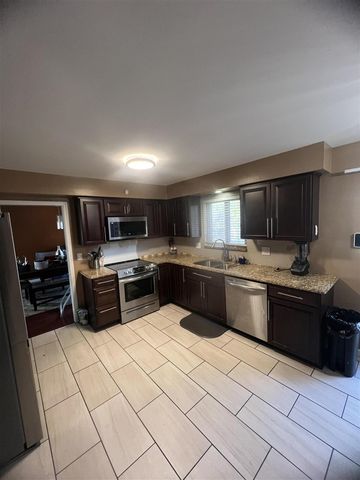 28400 Valley Forge Street, Southfield, MI 48076