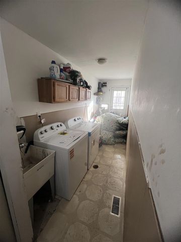 28400 Valley Forge Street, Southfield, MI 48076