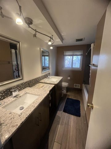 28400 Valley Forge Street, Southfield, MI 48076