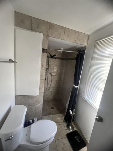 28400 Valley Forge Street, Southfield, MI 48076