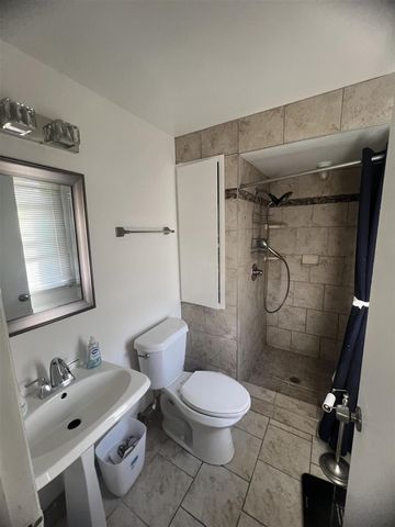 28400 Valley Forge Street, Southfield, MI 48076