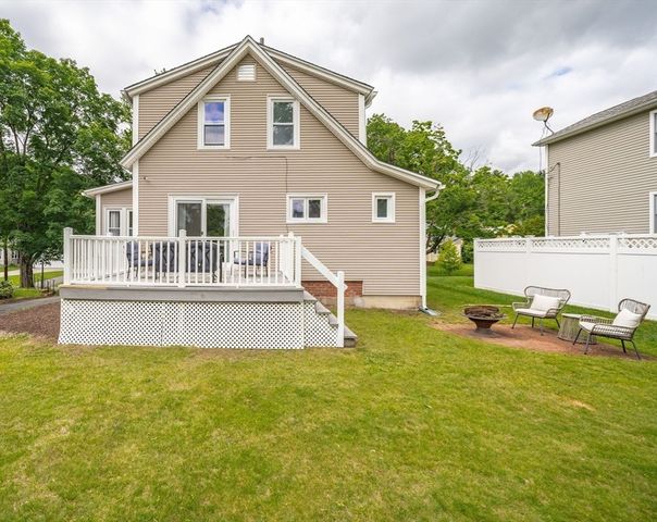 23 Berwick Road, Longmeadow, MA 01106