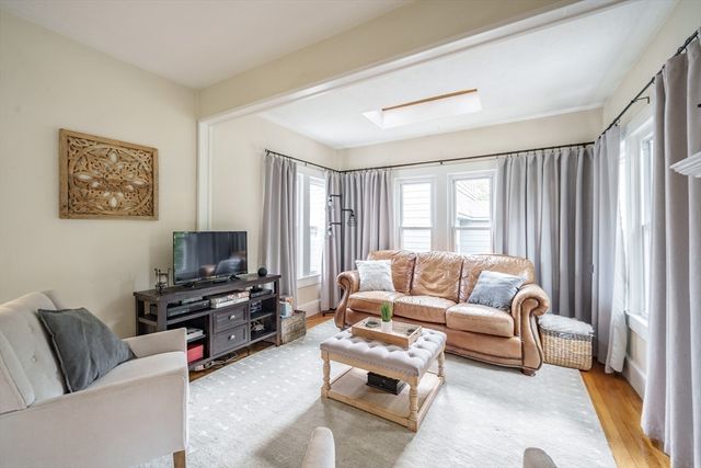 23 Berwick Road, Longmeadow, MA 01106
