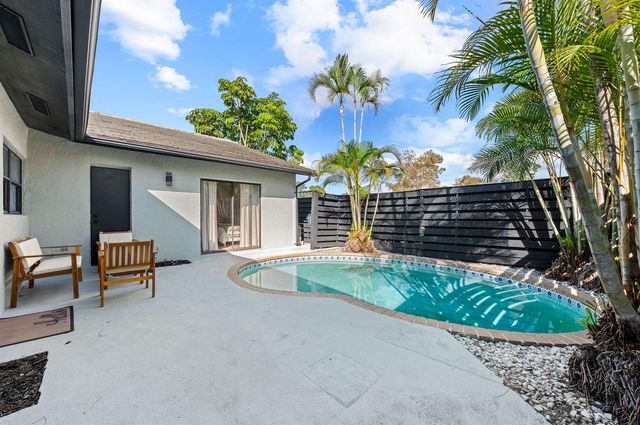 1277 Periwinkle Place, Wellington, FL 33414