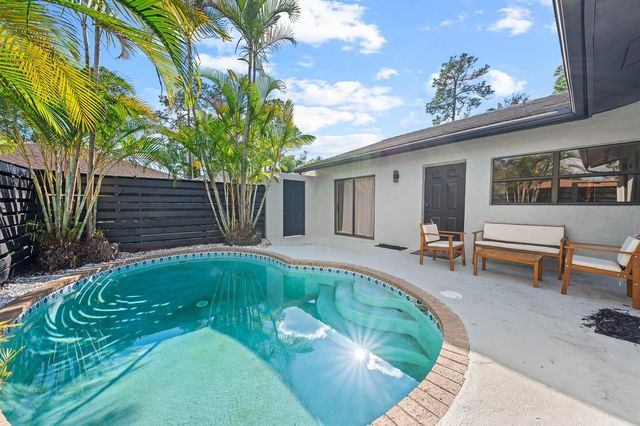 1277 Periwinkle Place, Wellington, FL 33414