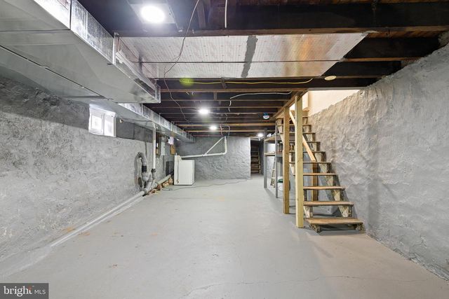 31 E 23RD ST, Wilmington, DE 19802