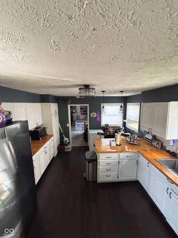 914 Elm Street, Shelbyville, IN 46176