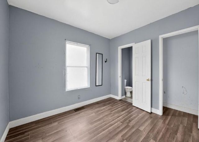 121 N ASH Avenue, Independence, MO 64053