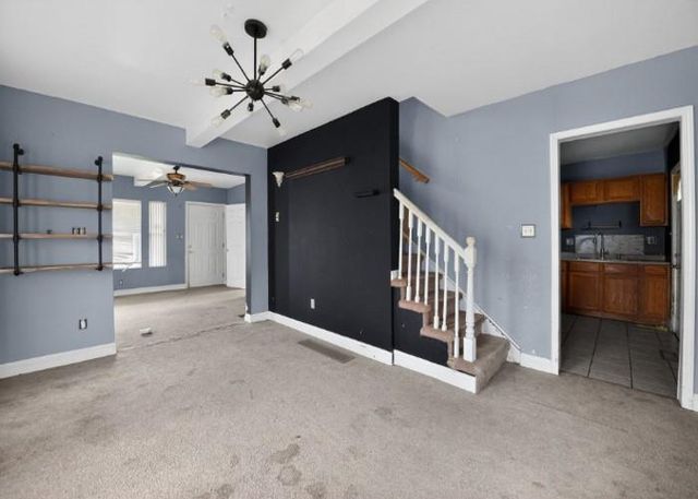 121 N ASH Avenue, Independence, MO 64053