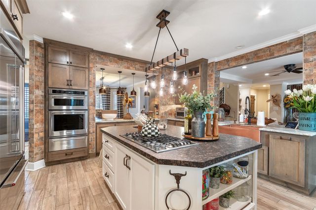 522 Whispering Meadow, Magnolia, TX 77355
