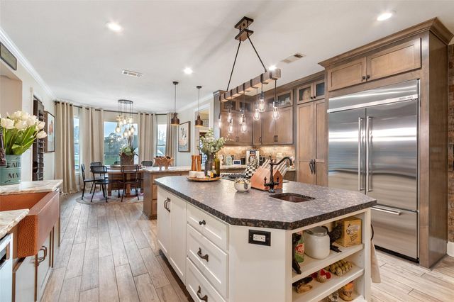 522 Whispering Meadow, Magnolia, TX 77355
