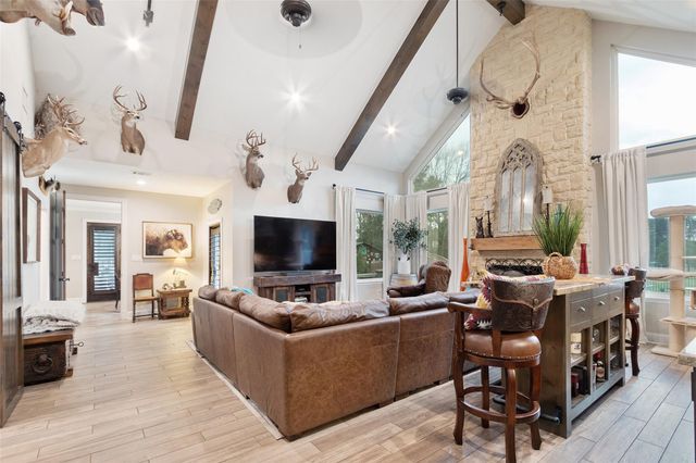 522 Whispering Meadow, Magnolia, TX 77355