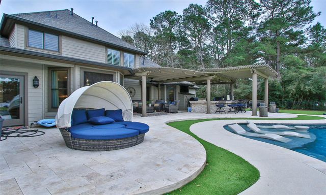 522 Whispering Meadow, Magnolia, TX 77355