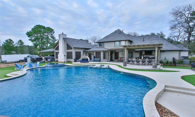 522 Whispering Meadow, Magnolia, TX 77355