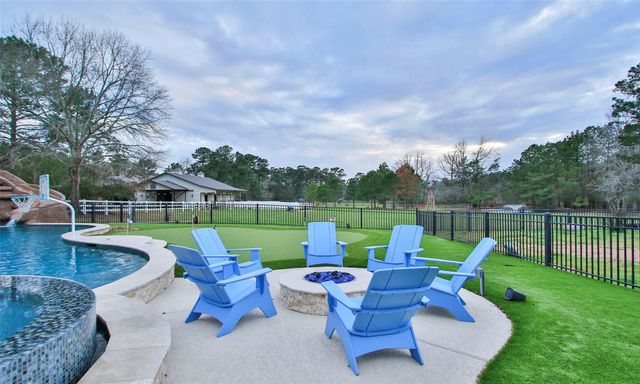 522 Whispering Meadow, Magnolia, TX 77355