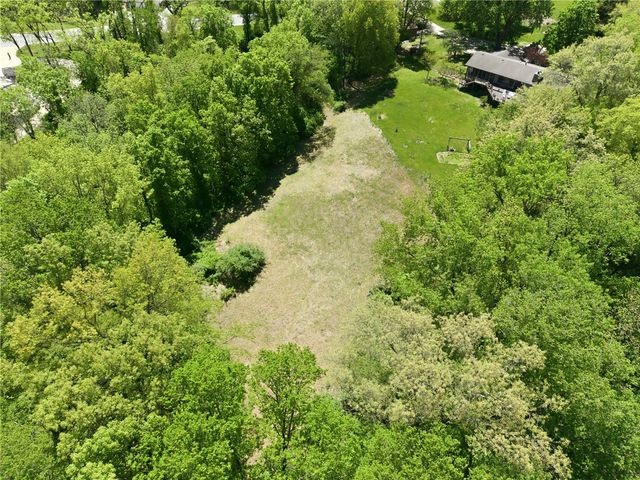 3916 West Overlook Road NE, Iowa City, IA 52240