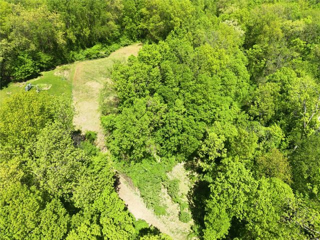 3916 West Overlook Road NE, Iowa City, IA 52240