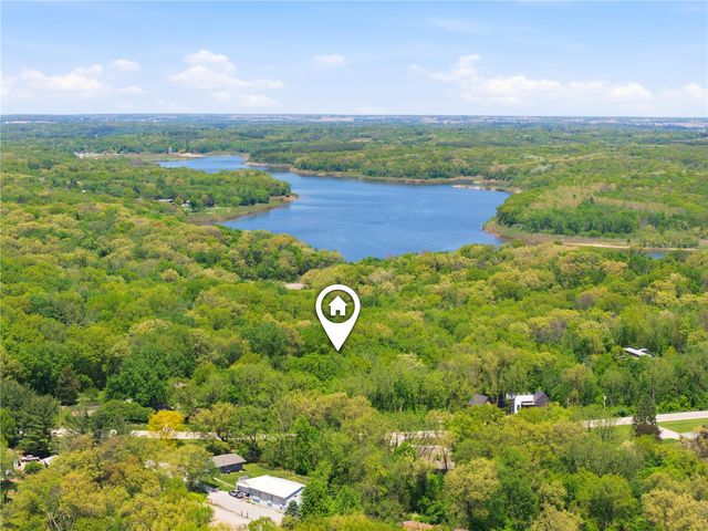 3916 West Overlook Road NE, Iowa City, IA 52240