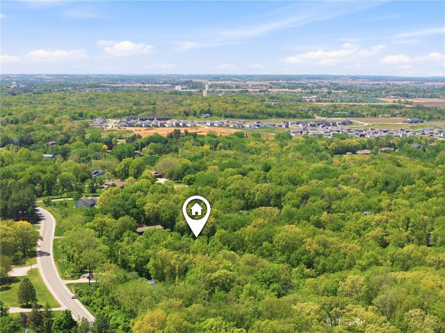 3916 West Overlook Road NE, Iowa City, IA 52240