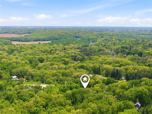 3916 West Overlook Road NE, Iowa City, IA 52240