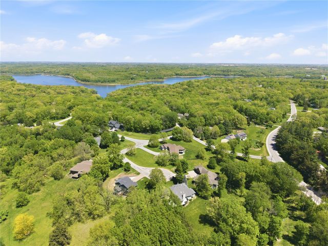 3916 West Overlook Road NE, Iowa City, IA 52240