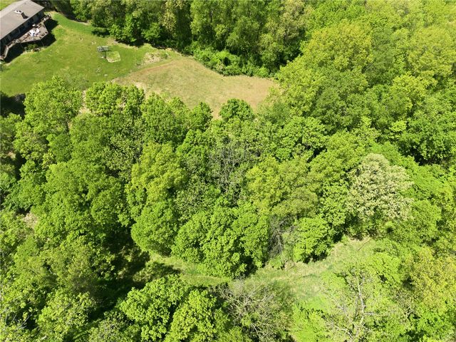3916 West Overlook Road NE, Iowa City, IA 52240