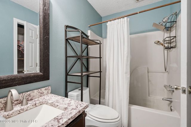 1325 S 10th Street, Ocean Springs, MS 39564
