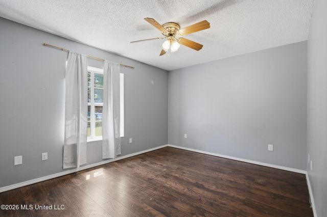 1325 S 10th Street, Ocean Springs, MS 39564