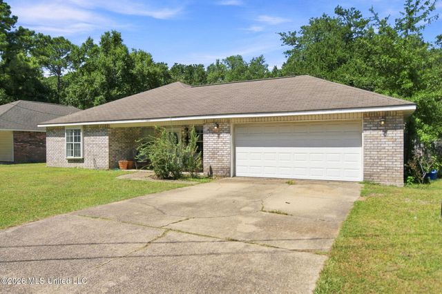 1325 S 10th Street, Ocean Springs, MS 39564
