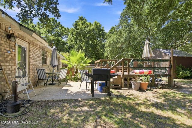 1325 S 10th Street, Ocean Springs, MS 39564