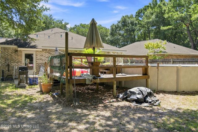 1325 S 10th Street, Ocean Springs, MS 39564