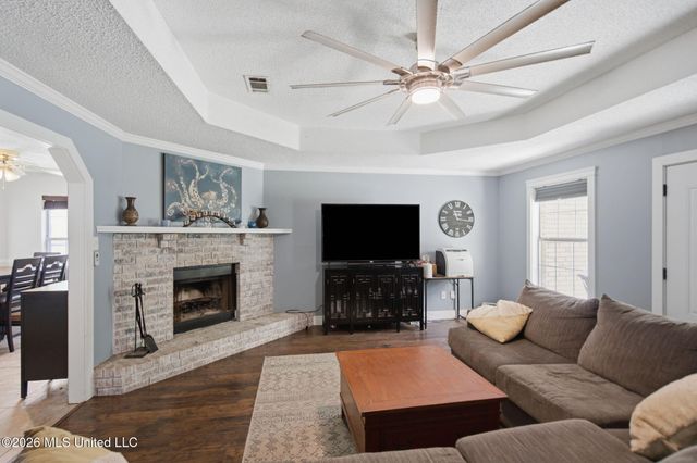 1325 S 10th Street, Ocean Springs, MS 39564