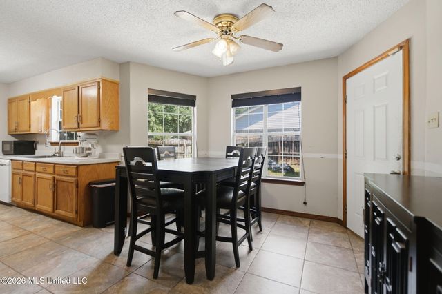 1325 S 10th Street, Ocean Springs, MS 39564