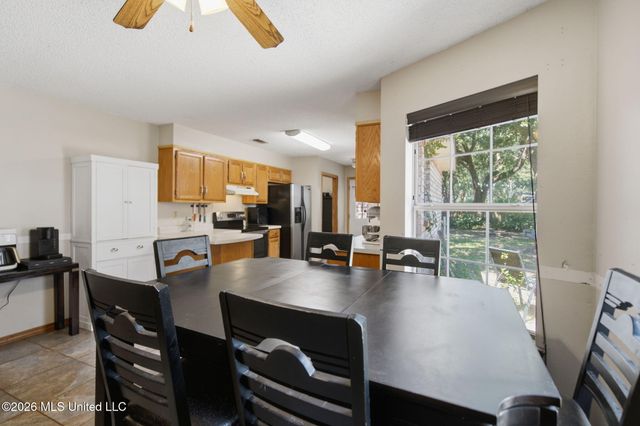 1325 S 10th Street, Ocean Springs, MS 39564
