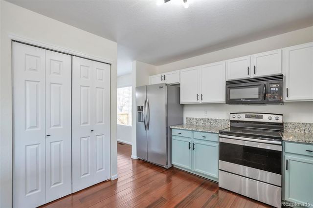 1248 Red Mountain Drive, Longmont, CO 80504