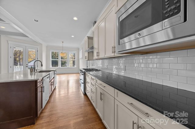 933 Sedgefield Road, Charlotte, NC 28209