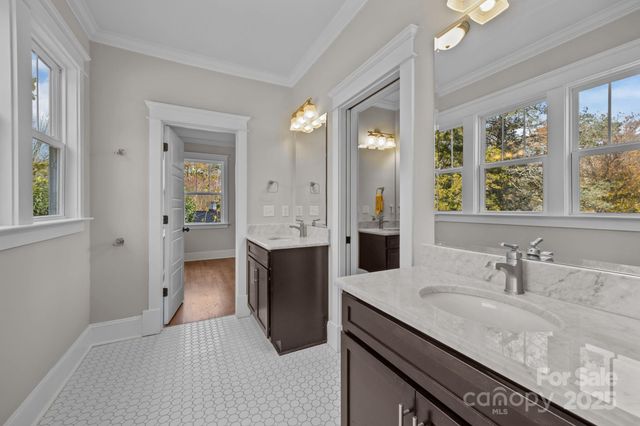 933 Sedgefield Road, Charlotte, NC 28209