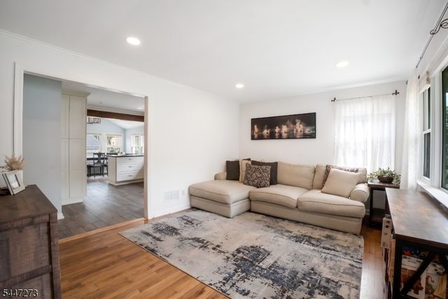 1 Oak Ln, Ringwood Boro, NJ 07456