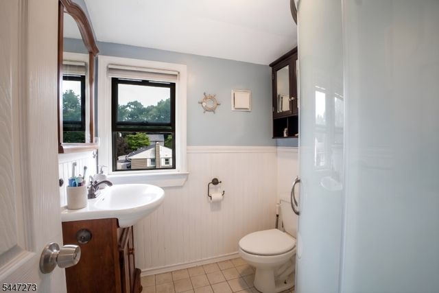 1 Oak Ln, Ringwood Boro, NJ 07456