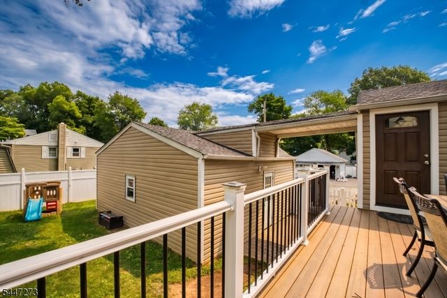 1 Oak Ln, Ringwood Boro, NJ 07456
