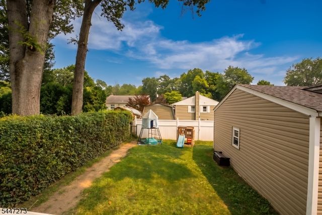1 Oak Ln, Ringwood Boro, NJ 07456