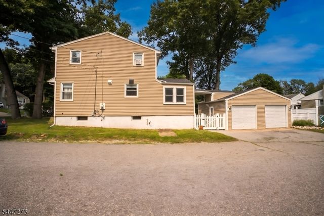 1 Oak Ln, Ringwood Boro, NJ 07456