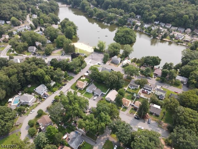 1 Oak Ln, Ringwood Boro, NJ 07456