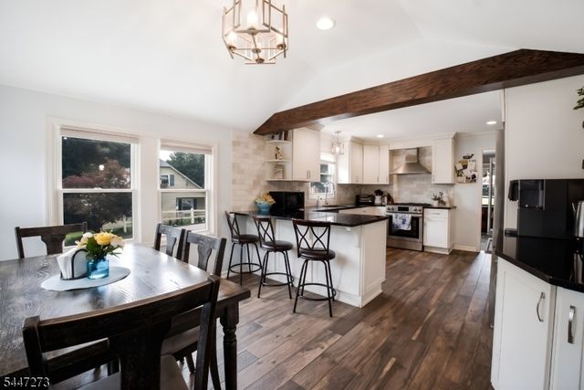 1 Oak Ln, Ringwood Boro, NJ 07456